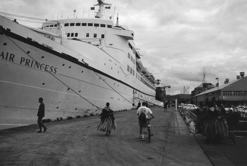 suva-cruise-ship.jpg